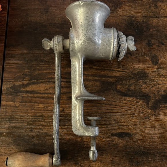 Vintage Mounted Food Grinder - Picture 4 of 7